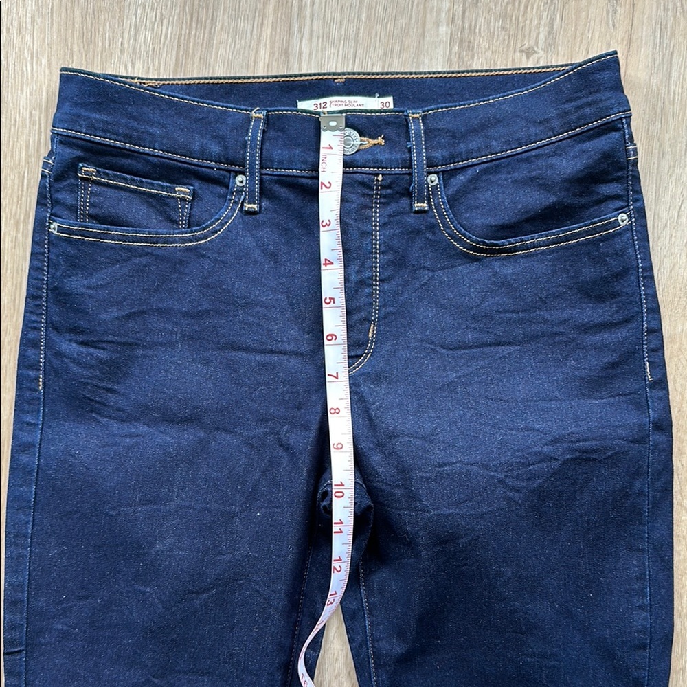 Levis 312 Shaping Slim Jeans